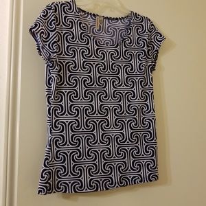 Navy/white geometric print short sleeve Knit top